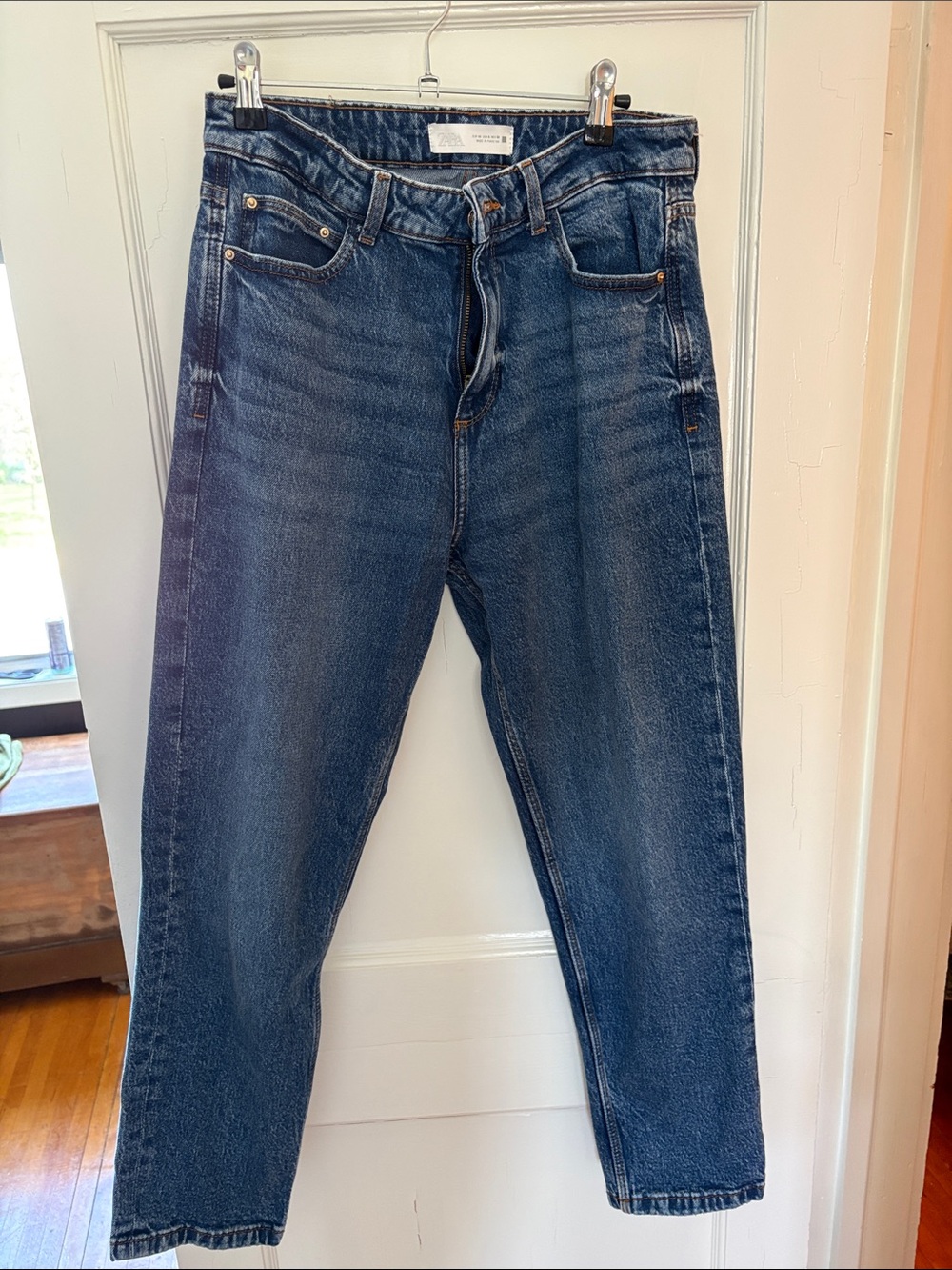 Zara Women's Straight Leg Jeans in Dark Blue Wash